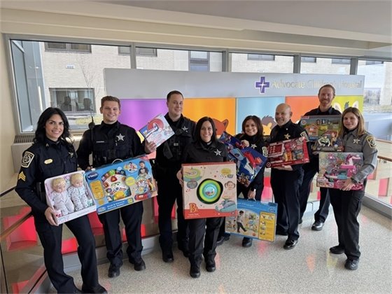 Photo of Police Officers with toys to deliver